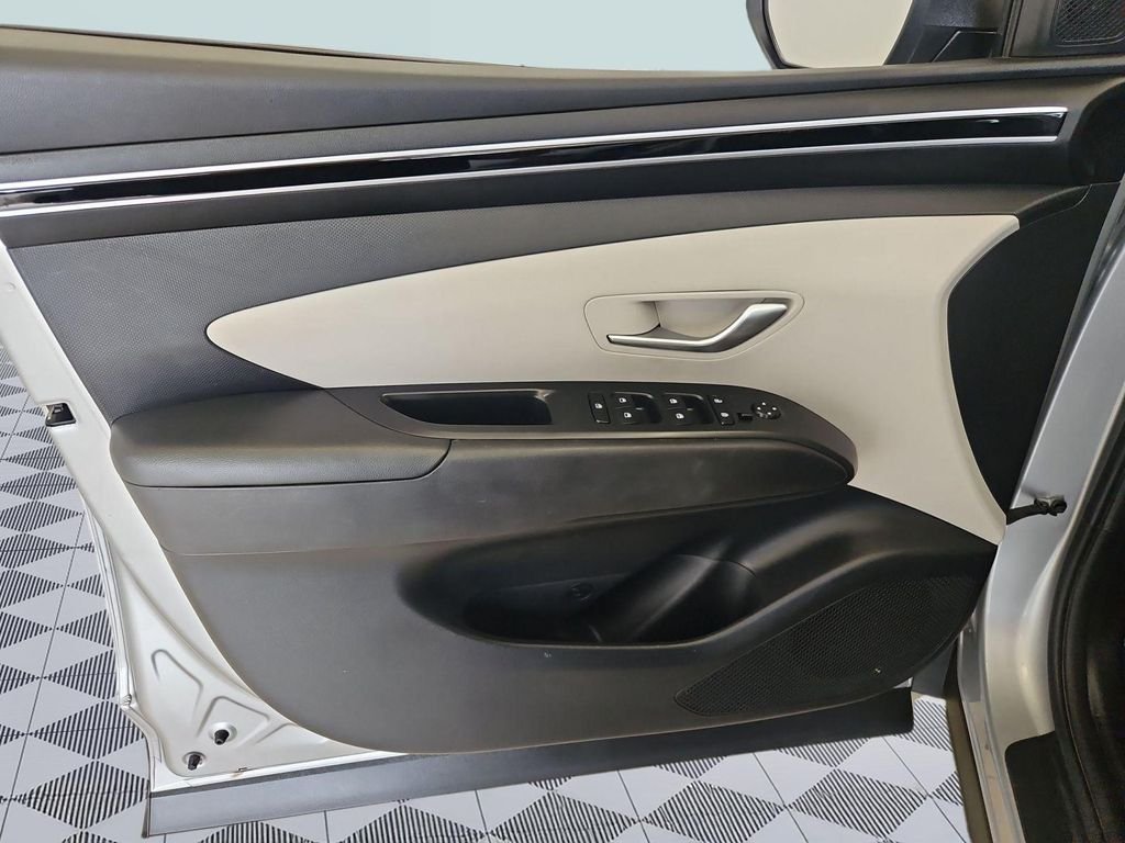 Used 2024 Silver Hyundai SEL image 10