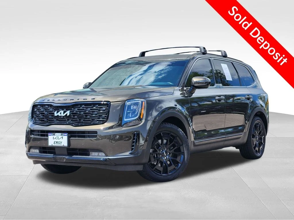 Certified Used 2022 Green Kia SX image 1