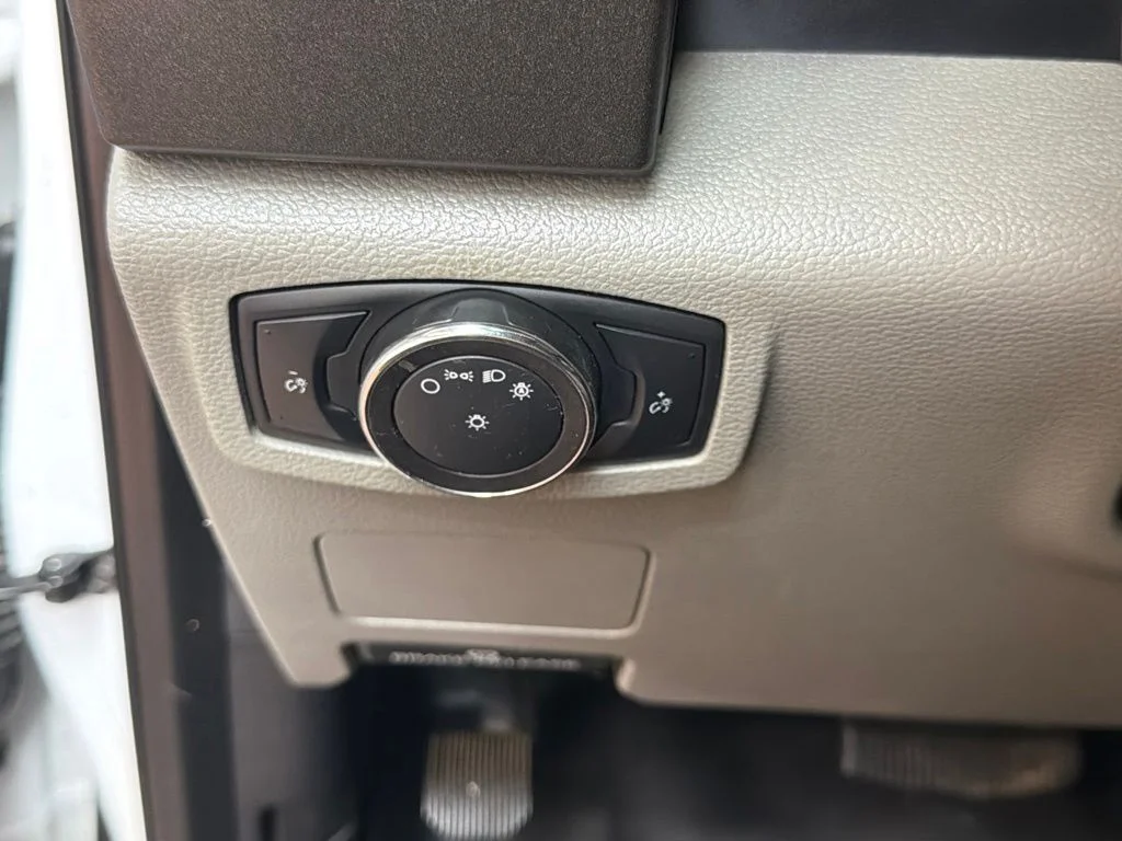 Used 2019 Oxford White Ford XL image 22