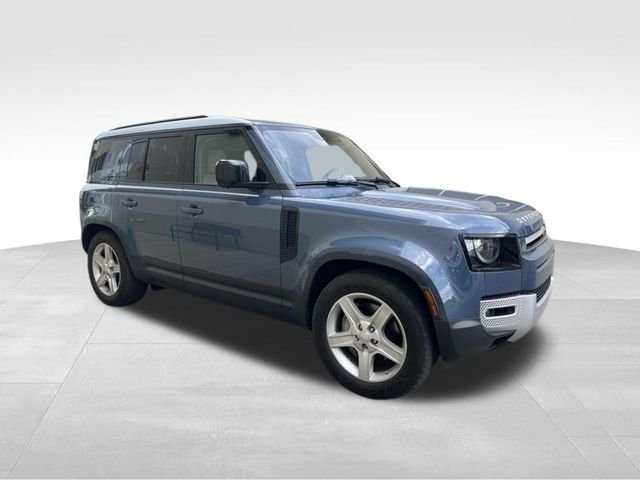 Used 2020 Tasman Blue Metallic Land Rover SE image 4