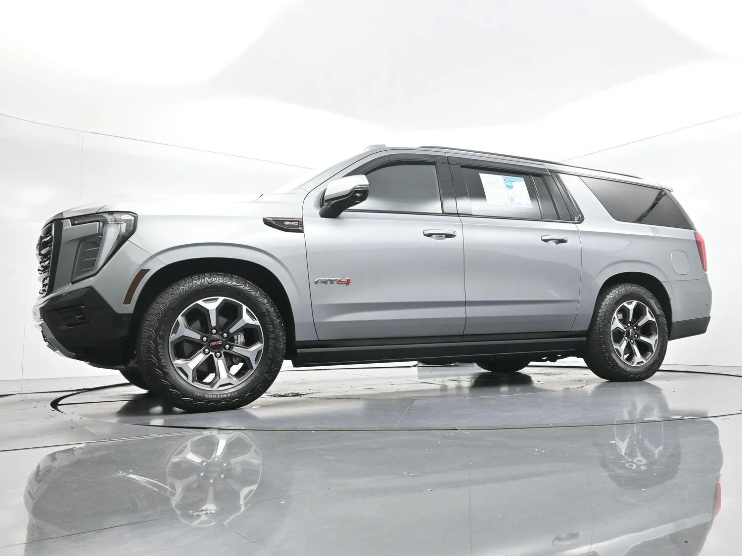 Used 2025 Sterling Metallic GMC AT4 Ultimate image 57