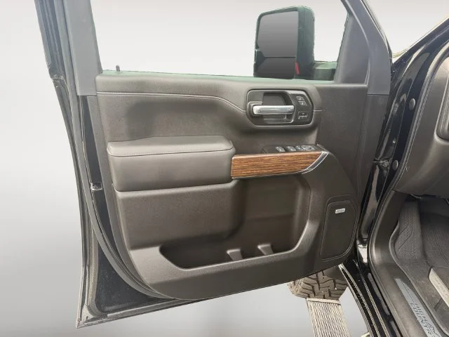 Used 2022 Black Chevrolet High Country image 11