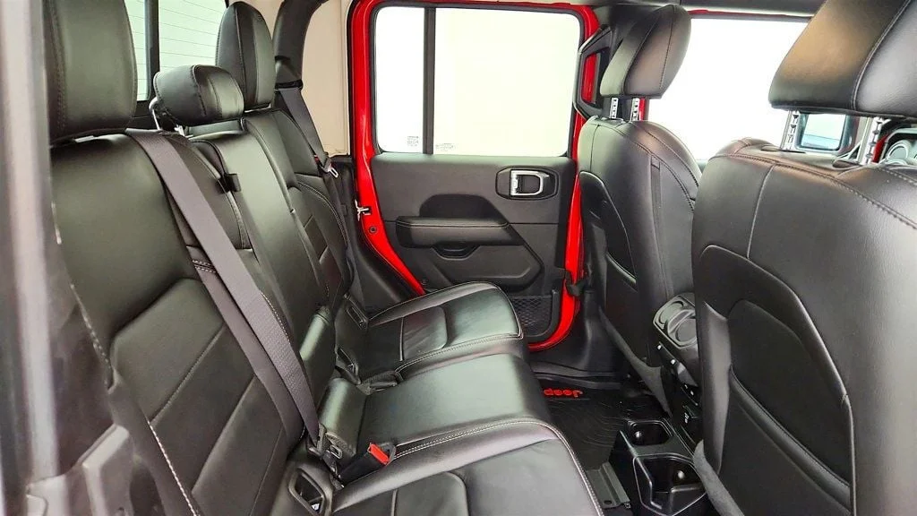 Used 2020 Firecracker Red Clearcoat Jeep Overland 4x4 w/ Leather, Nav & Sound, Trailer Tow Pkg image 23