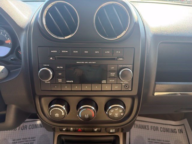 Used 2014 Rugged Brown Pearlcoat Jeep Latitude image 22