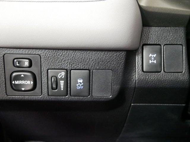 Used 2014 Magnetic Gray Metallic Toyota XLE image 25