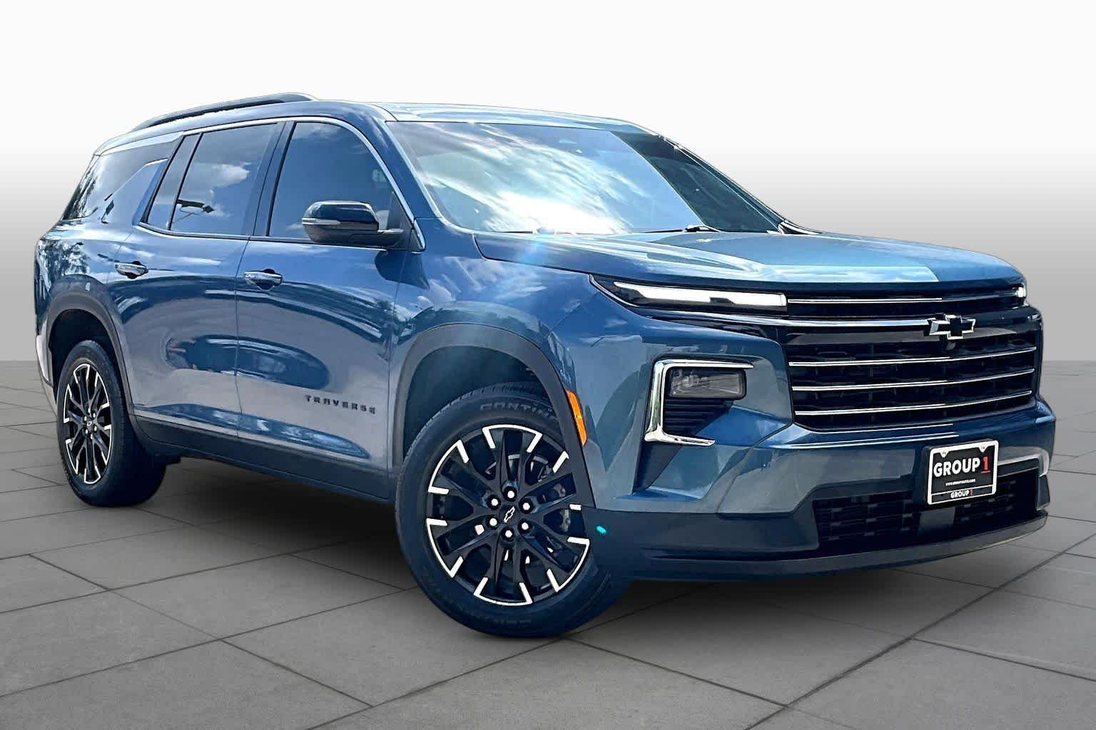 Used 2025 Lakeshore Blue Metallic Chevrolet FWD LT image 3
