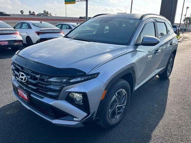 Used 2025 Silver Hyundai Blue image 5