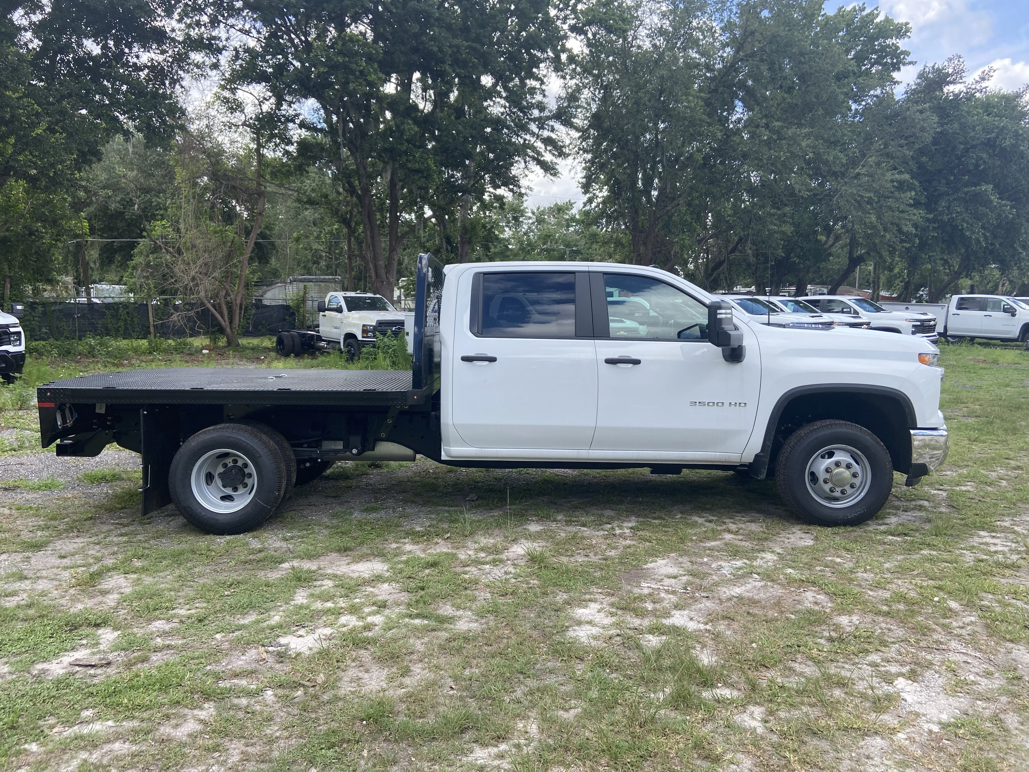 New 2026 Summit White Chevrolet Work Truck image 7