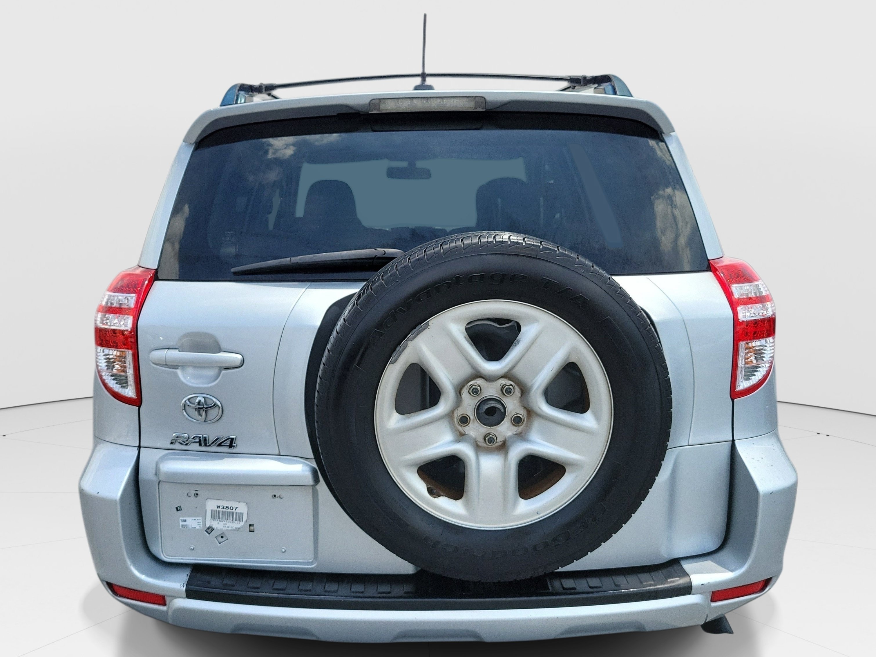 Used 2011 Classic Silver Metallic Toyota Base image 5