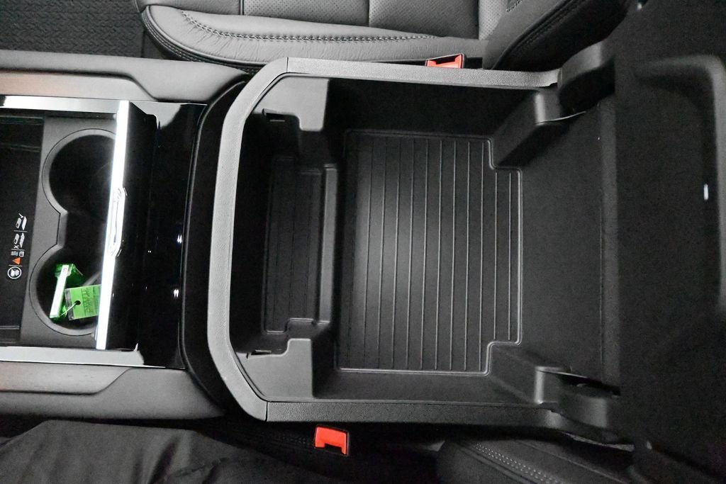 2026 GMC Yukon XL Denali - Photo 18