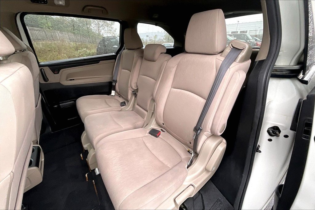 Used 2019  Honda EX image 26