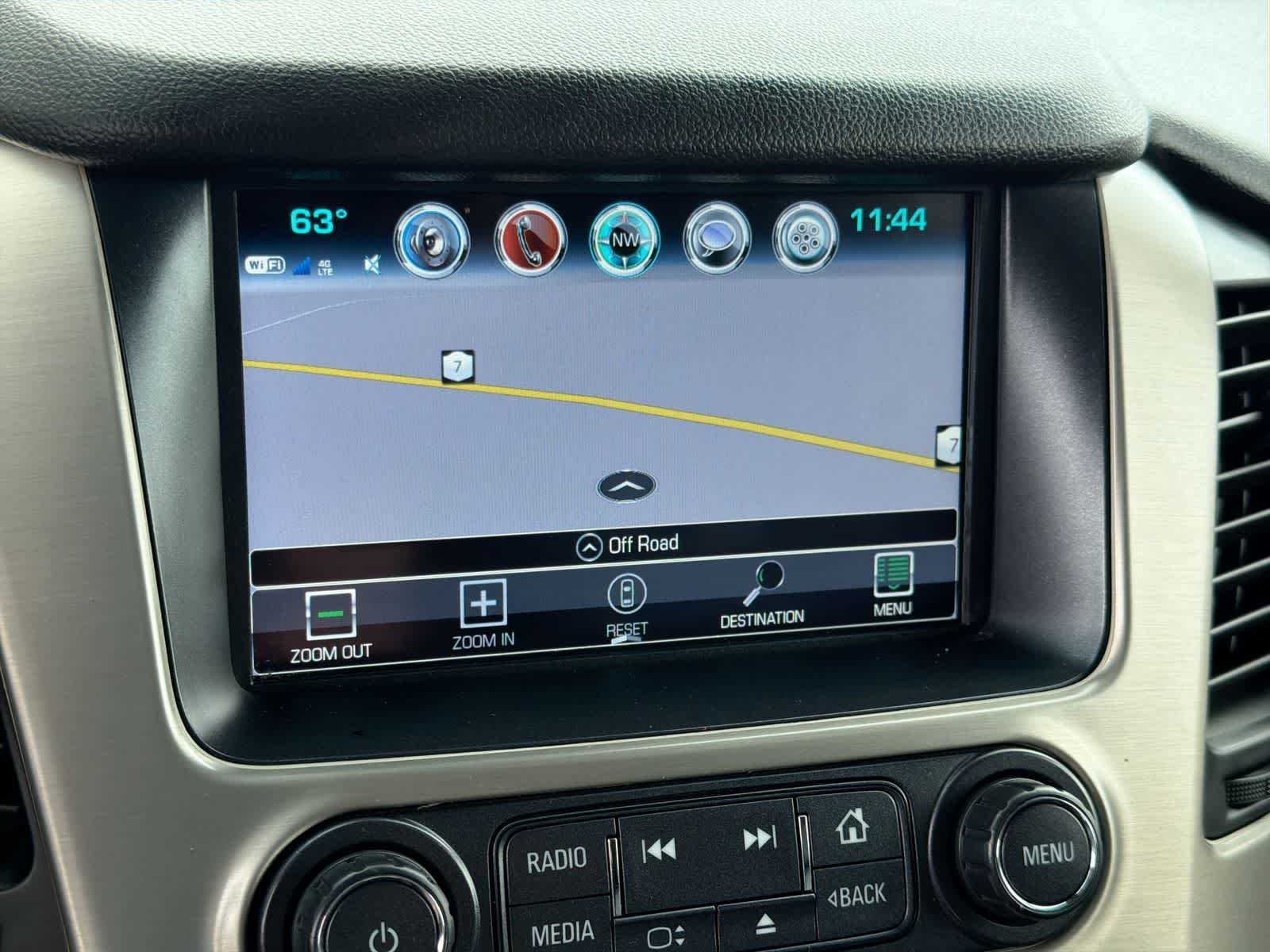 Used 2019 White Frost Tricoat GMC Denali image 30