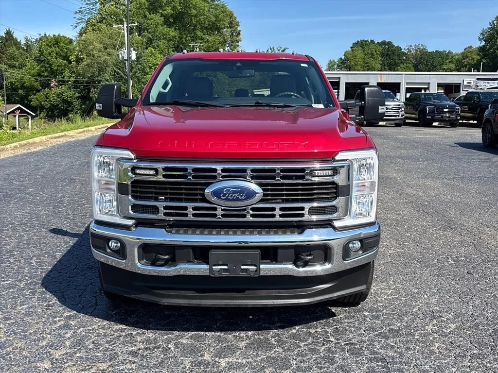 Used 2023 Red Ford XLT image 2