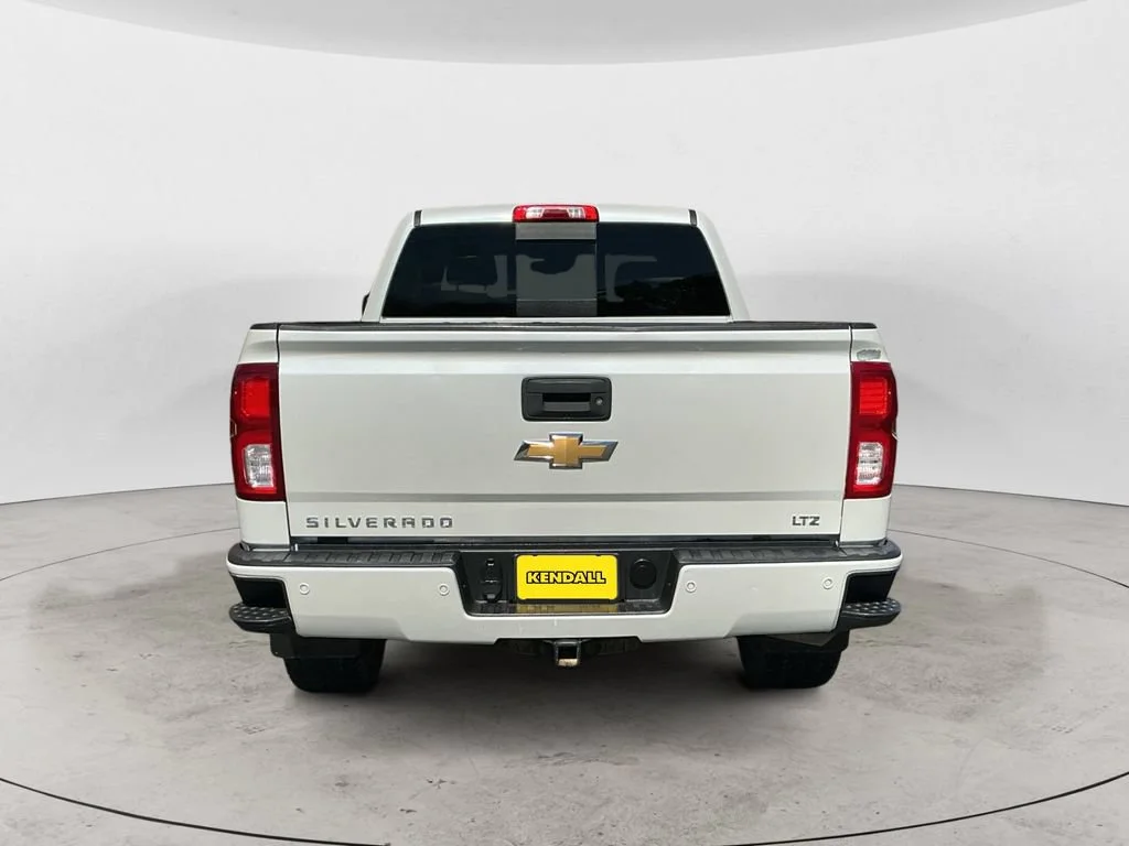 Used 2017 IRIDESCENT PEARL TRICOAT Chevrolet LTZ image 6
