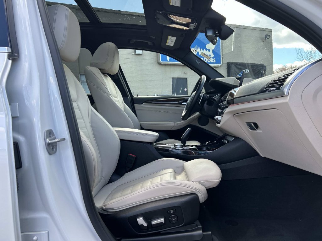 Used 2021 White BMW xDrive30i image 20