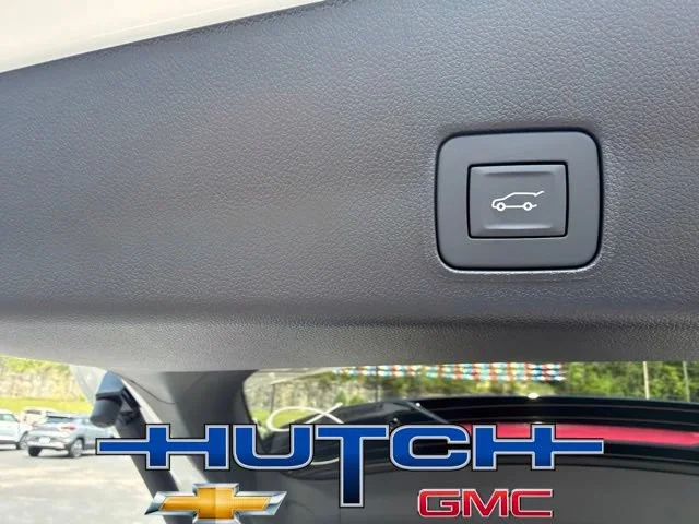 New 2026 Iridescent Pearl Tricoat Chevrolet ACTIV image 18