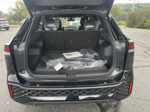 New 2026 Deep Black Pearl Volkswagen 2.0T SE R-Line Black image 10