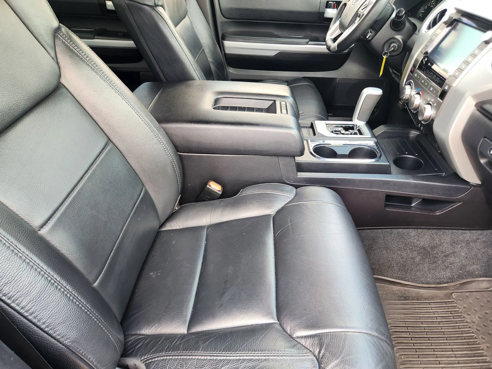 Used 2020 Blue Toyota SR5 image 13