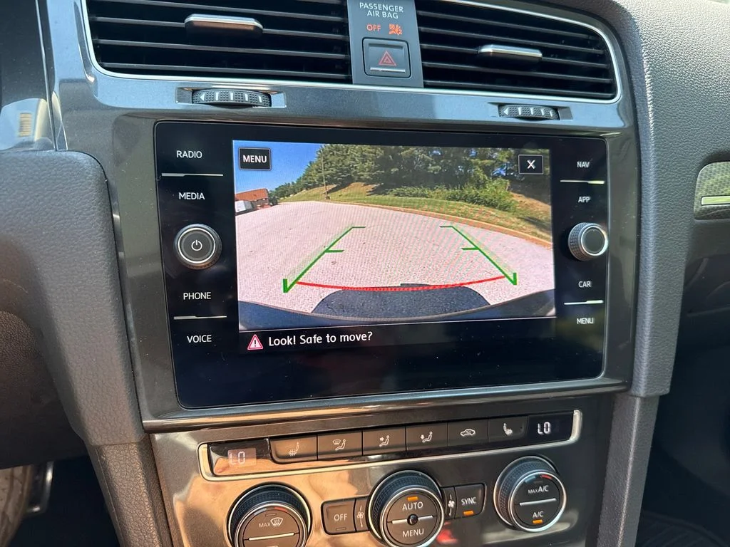 Used 2018  Volkswagen TSI SE image 17