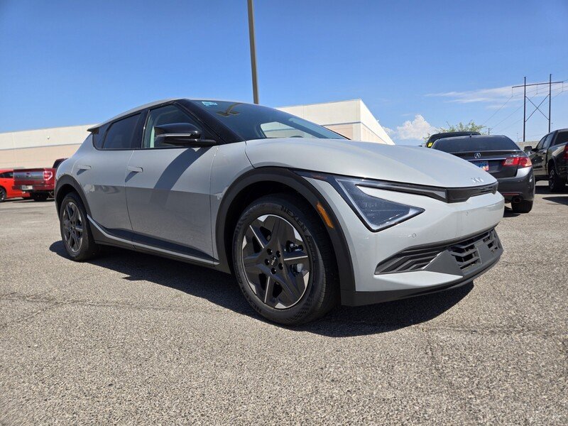 New 2026 Gray Kia Light image 2