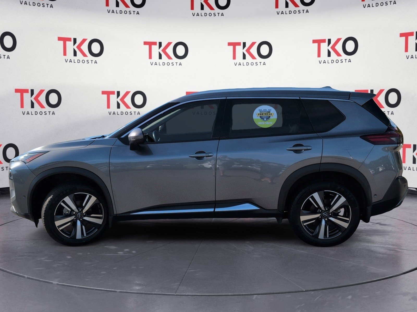 Used 2023 Gun Metallic Nissan SL image 10