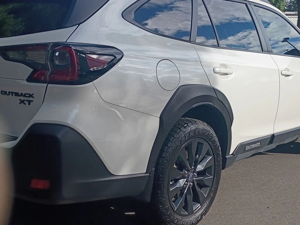 Used 2025 Crystal White Pearl Subaru Onyx Edition XT image 4