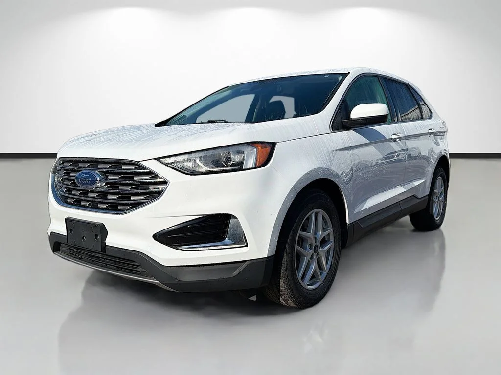 Used 2022 White Ford SEL image 7