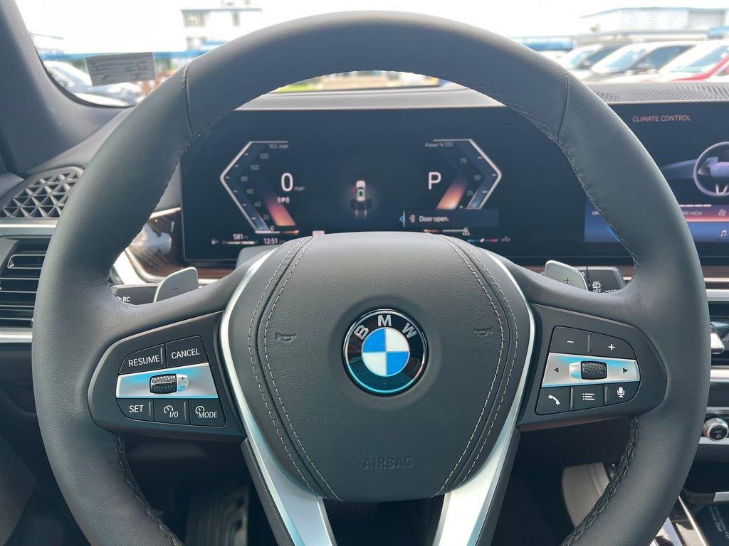 New 2026 Mineral White Metallic BMW xDrive40i image 15