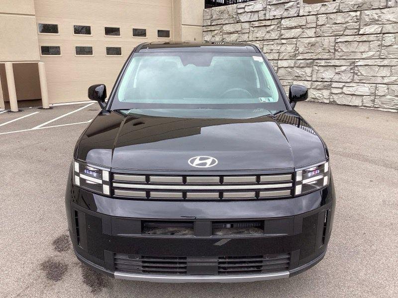 New 2026 Black Hyundai SE image 3