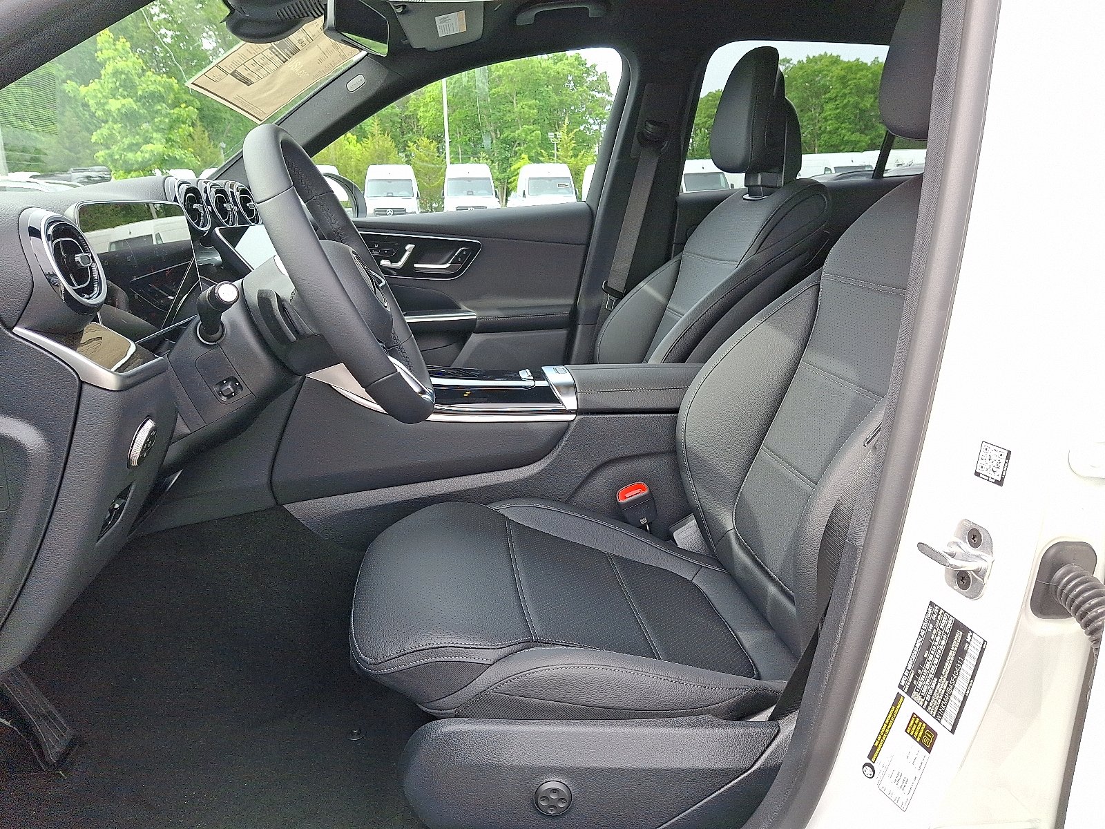 2025 Mercedes-Benz GLC Base - Photo 12