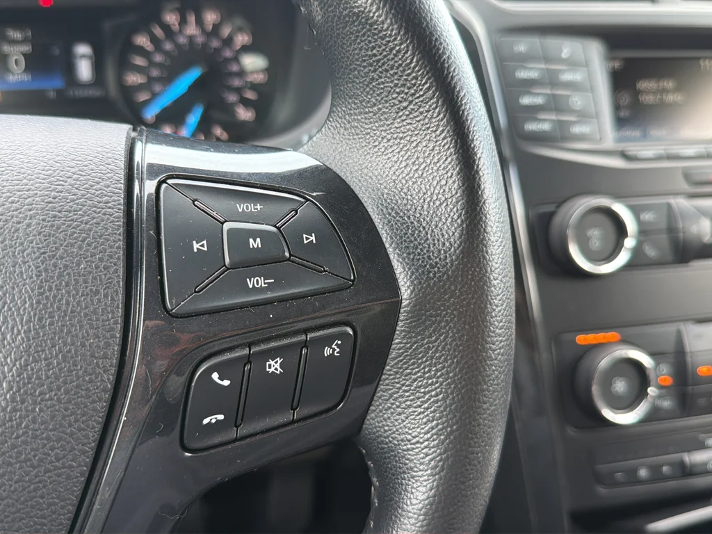 Used 2018 Red Ford XLT image 17