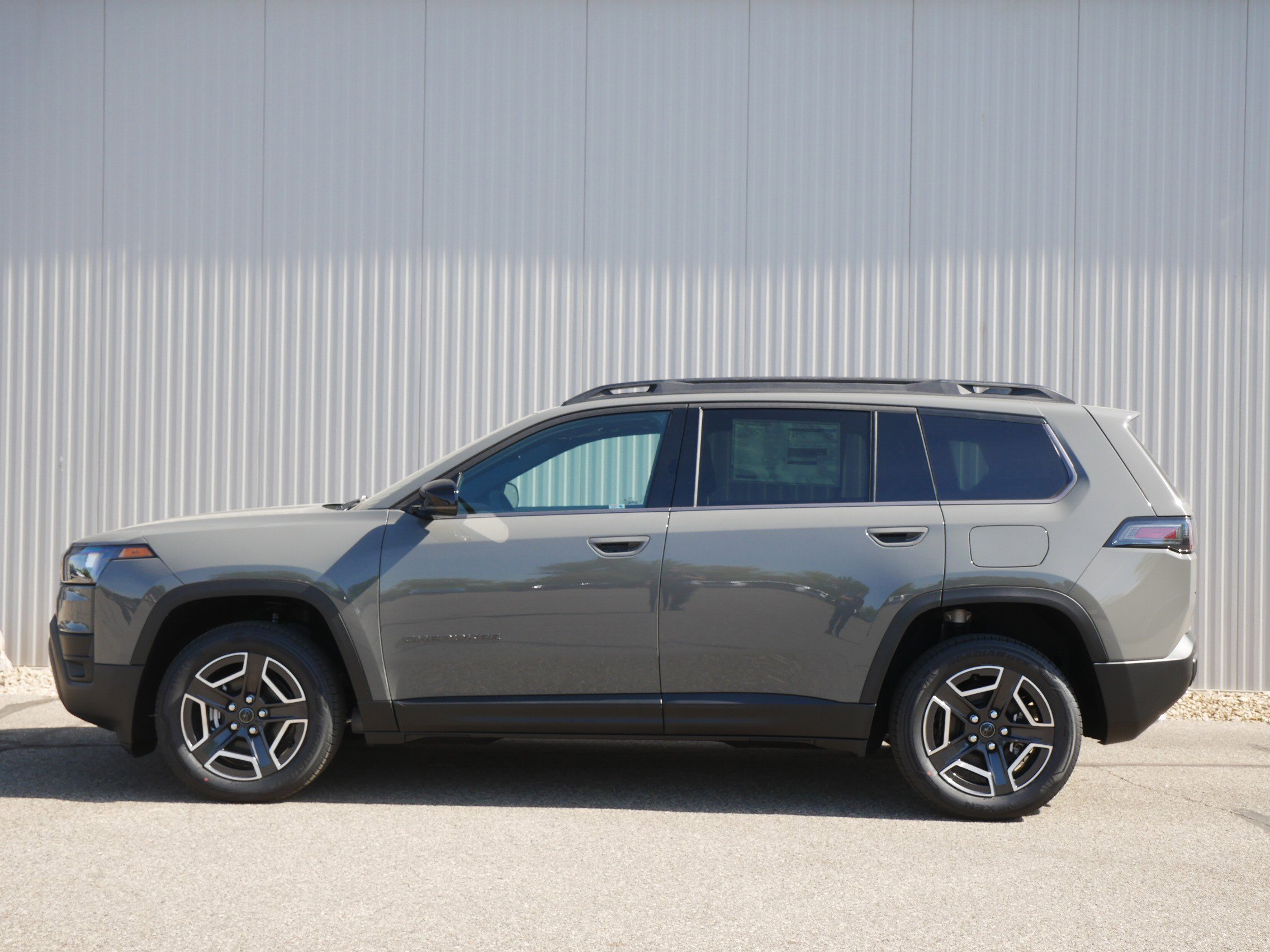 New 2026 Sting-Gray Clear-Coat Exterior Paint Jeep Limited image 2