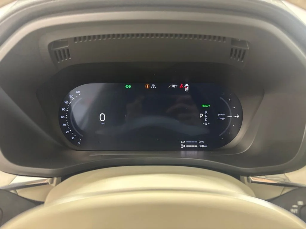 New 2026 Crystal White Volvo T8 Ultra image 12