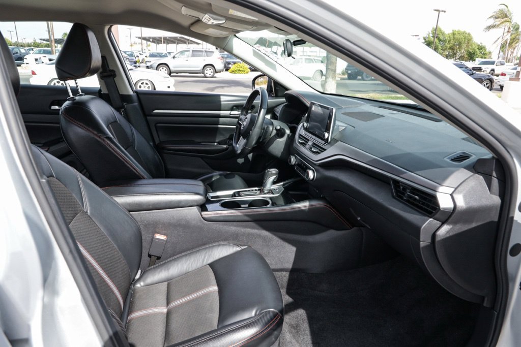 Used 2024 Silver Nissan 2.5 SR image 20