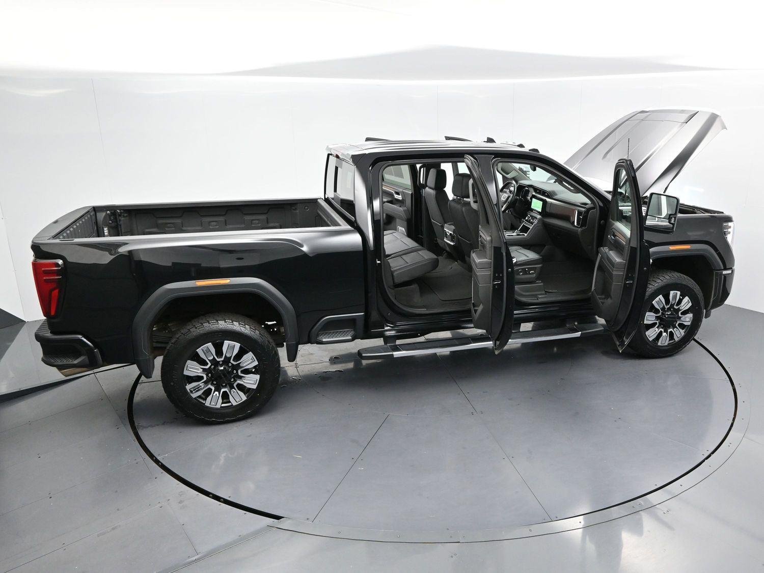 Used 2024 Onyx Black GMC Denali image 43