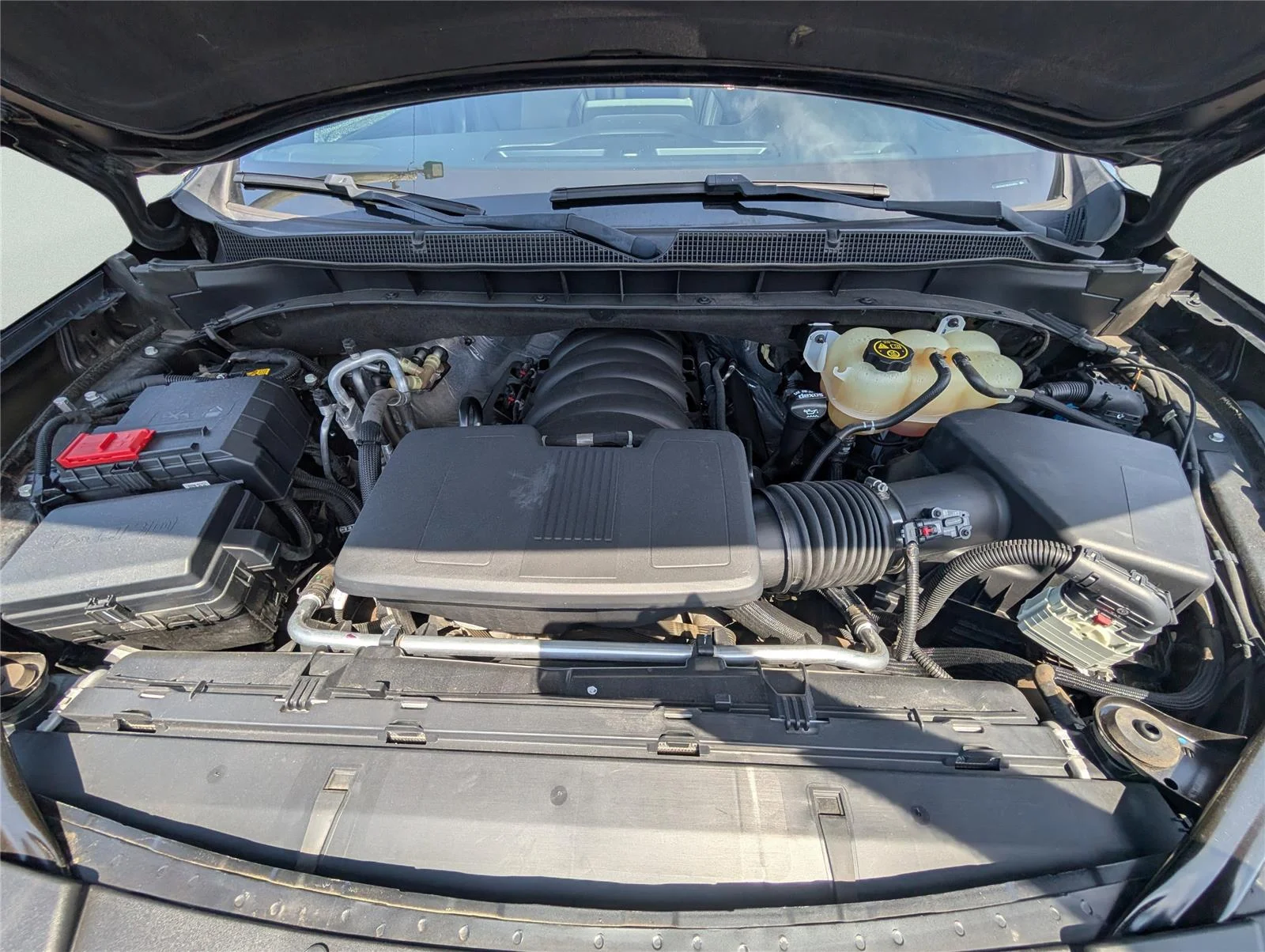 Used 2022 Black Chevrolet Z71 image 35