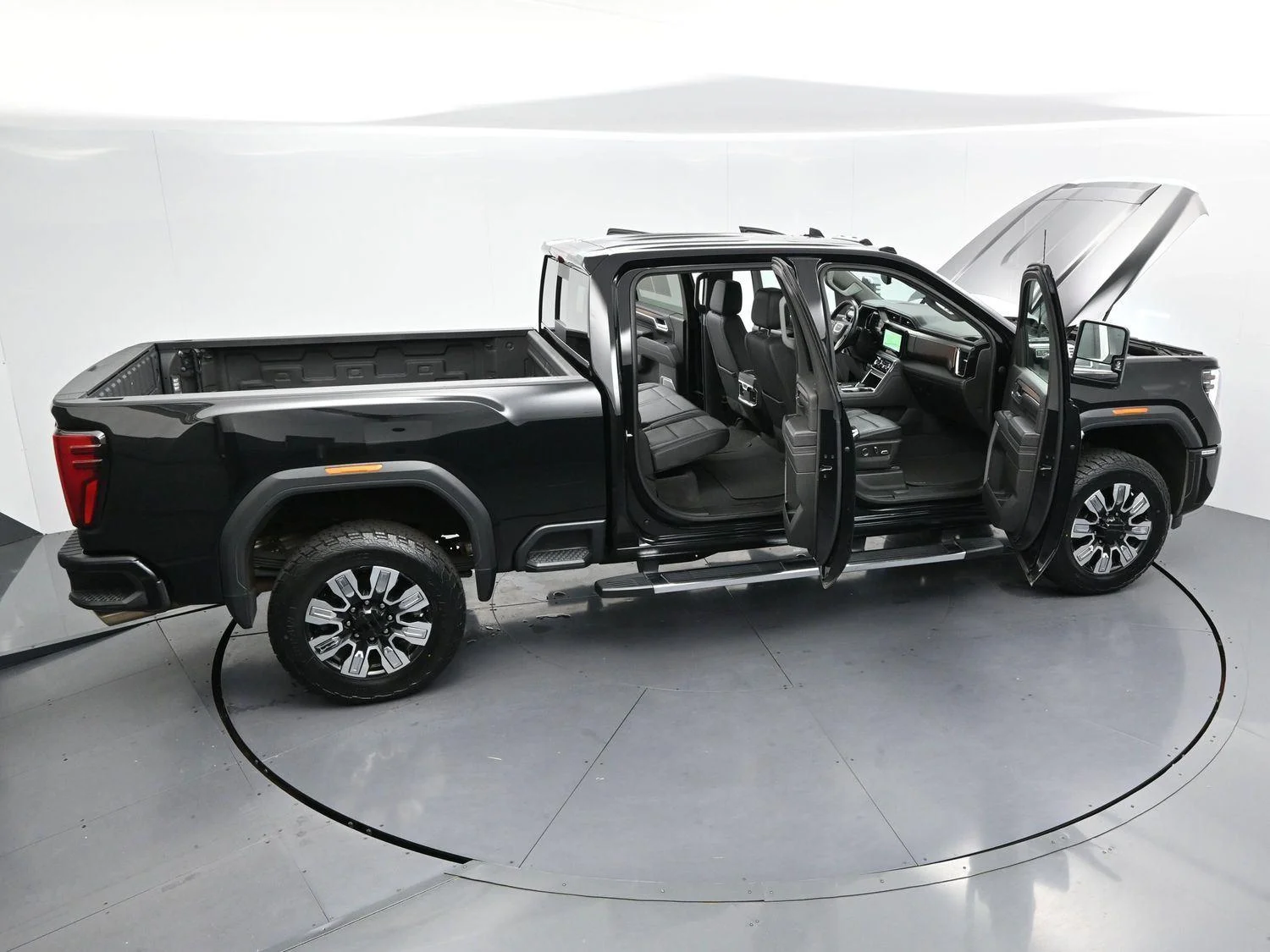 Used 2024 Onyx Black GMC Denali image 43
