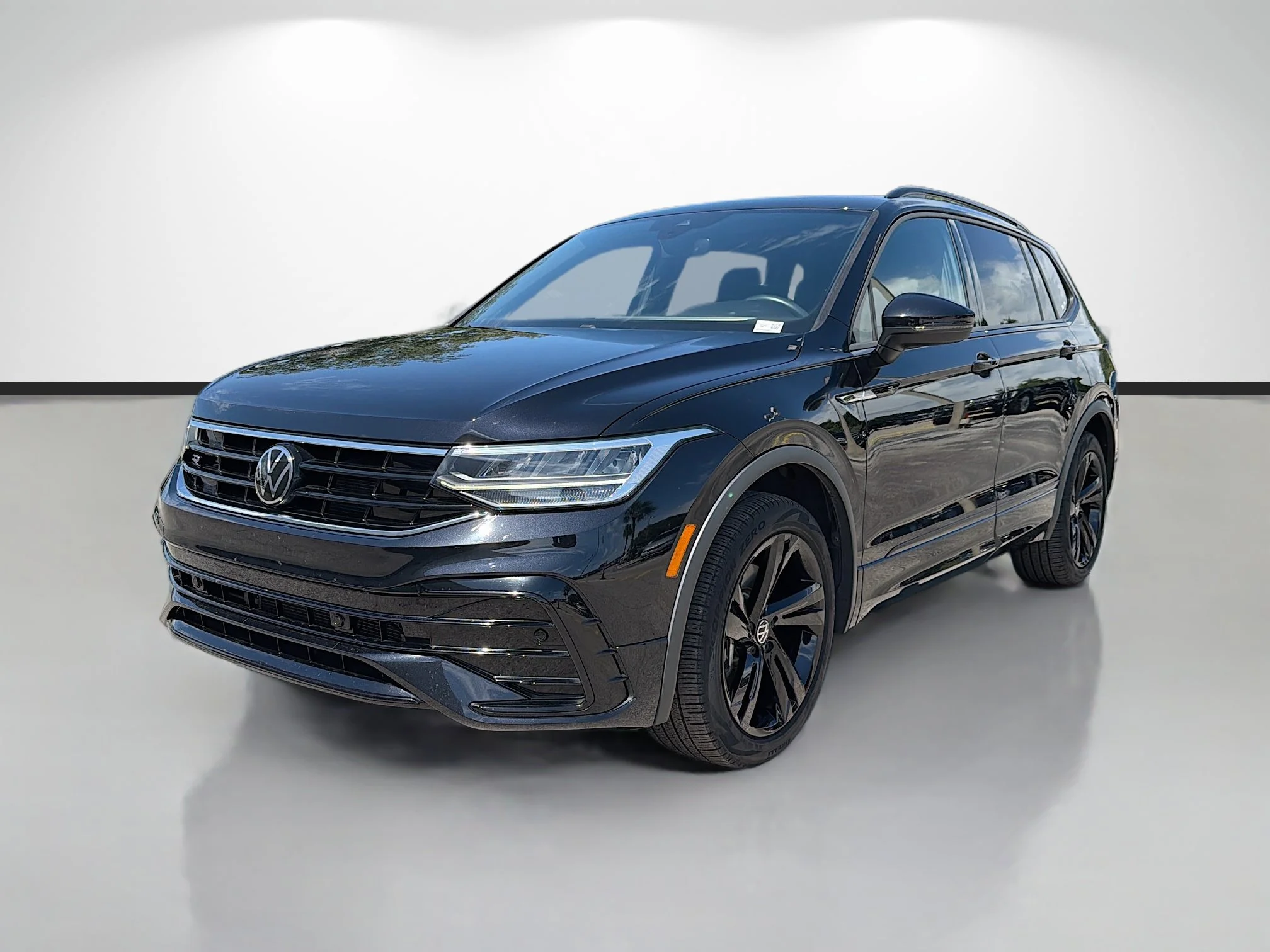 Used 2023 Deep Black Volkswagen SE R-Line Black image 7