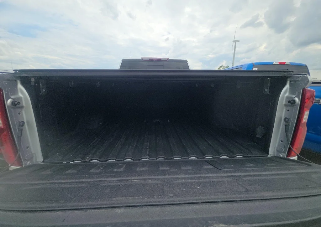 Used 2020 Silver Ice Metallic Chevrolet LTZ image 7