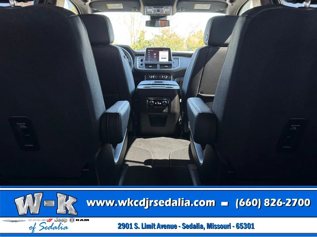 Used 2024 Black GMC AT4 image 39