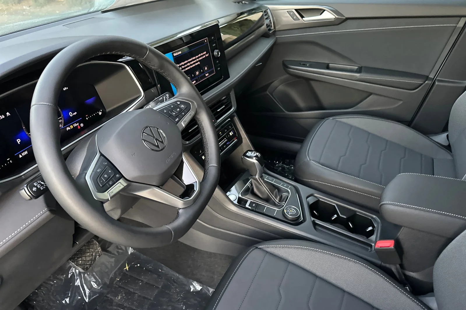 2026 Volkswagen Taos SE Black - Photo 10