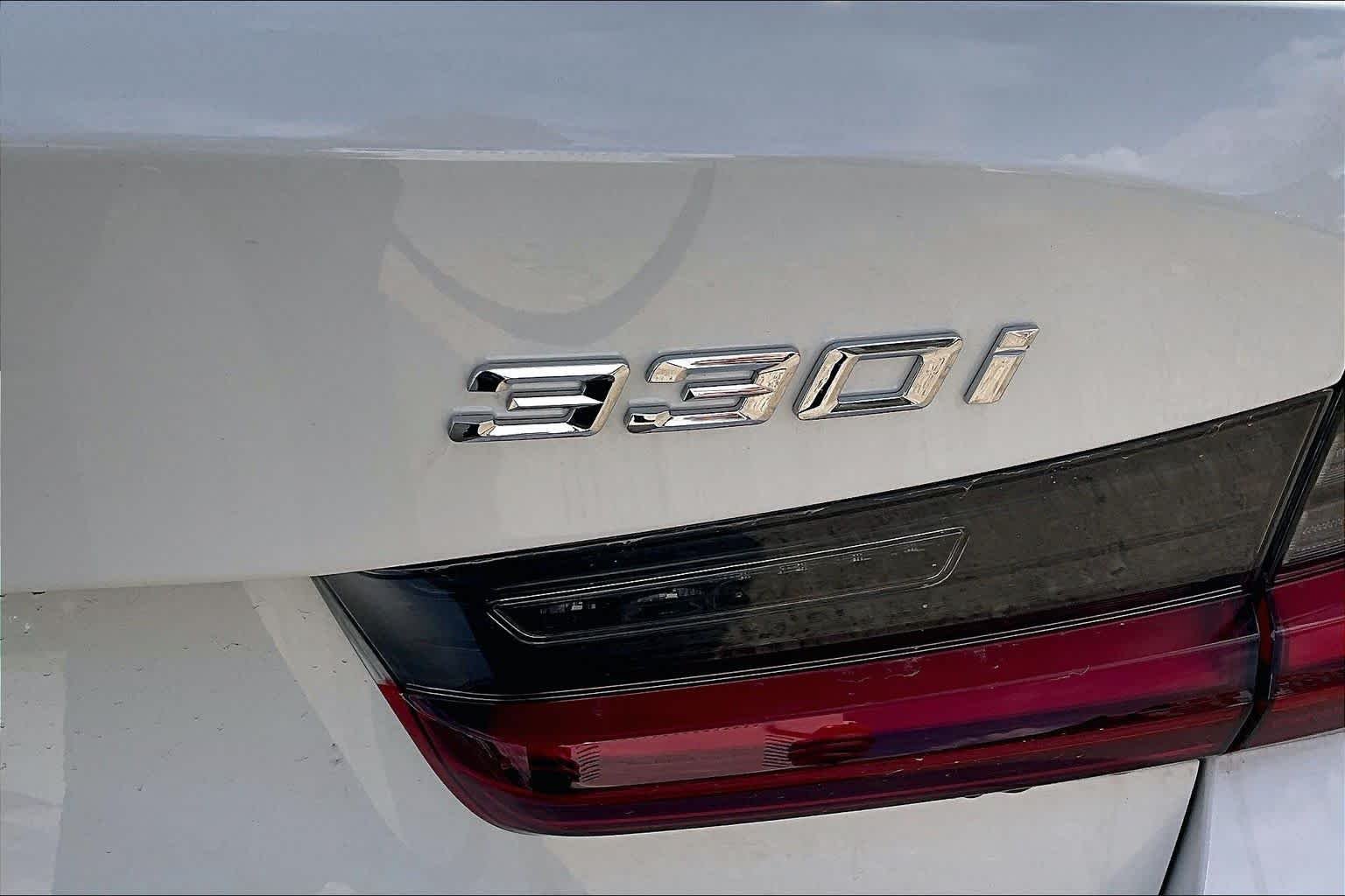 Used 2025 Alpine White BMW 330i image 7