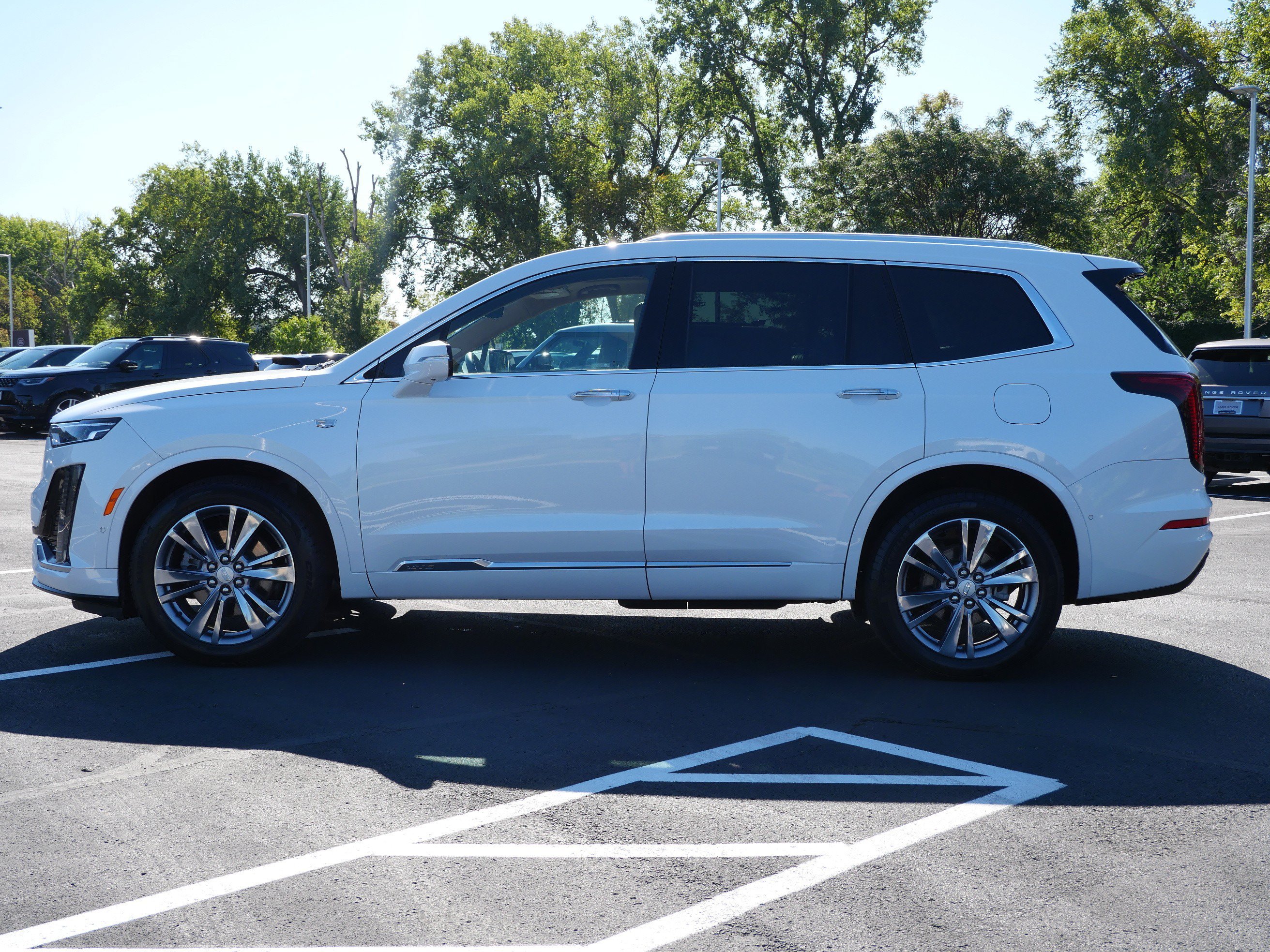Used 2024 Cadillac XT6 Premium Luxury with VIN 1GYKPFRS2RZ710757 for sale in Minneapolis, Minnesota