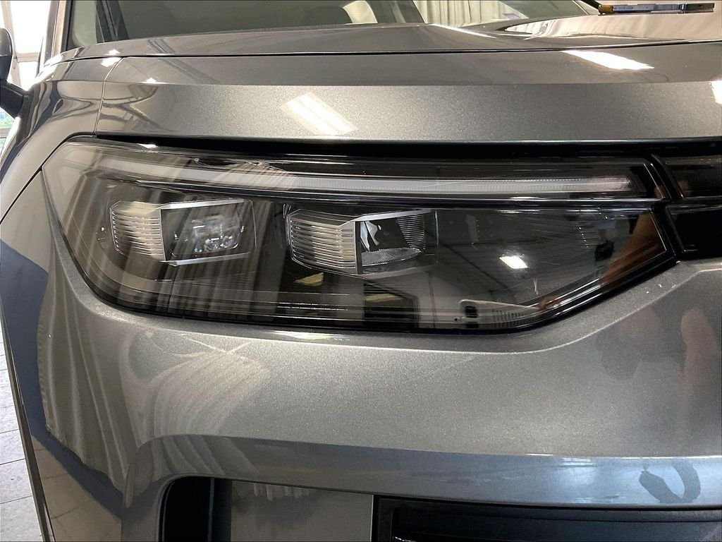 Certified Used 2025 Gray Volkswagen 2.0T SE image 33