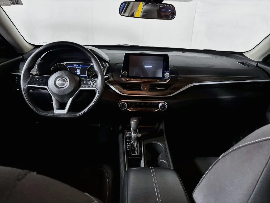 Used 2025 Blue Nissan 2.5 SV image 12