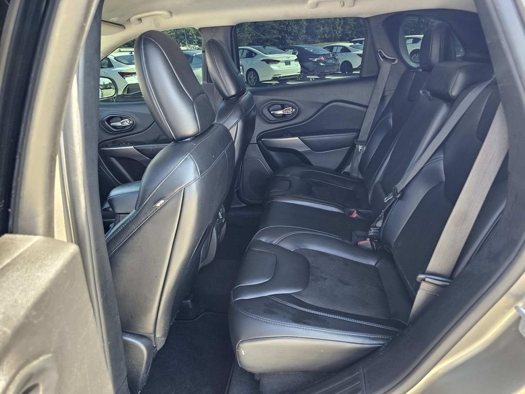 Used 2021 Beige Jeep Latitude Plus image 36