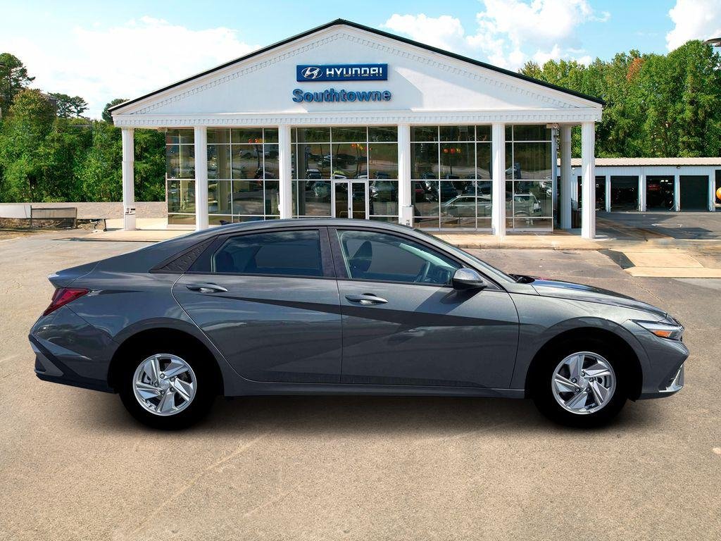 New 2026 Gray Hyundai SE image 9
