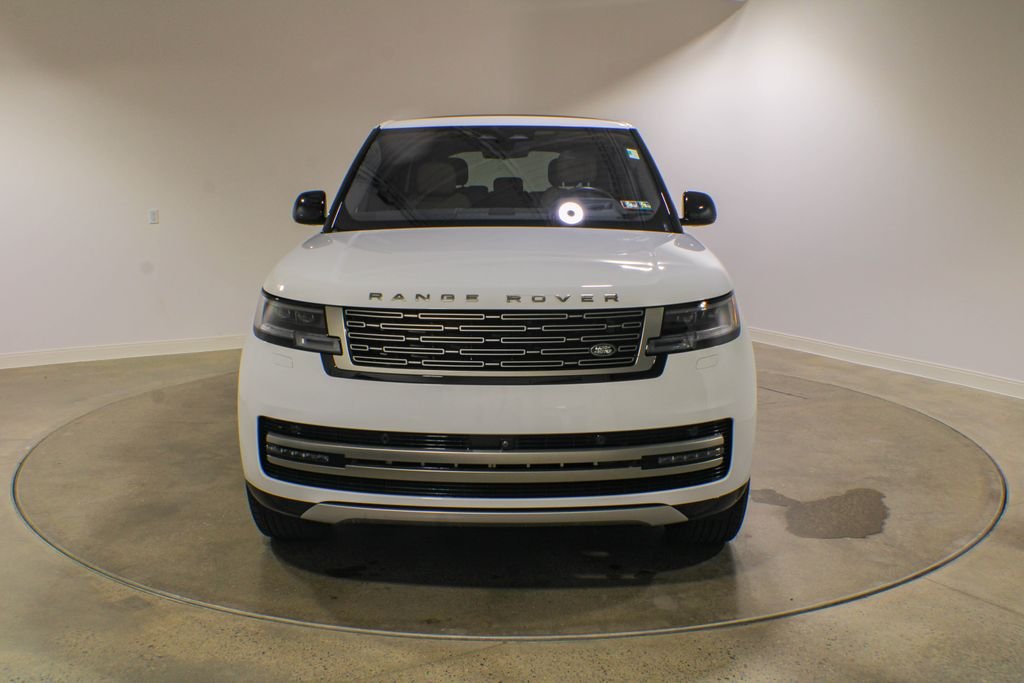 Certified Used 2023 Fuji White Land Rover SE image 2