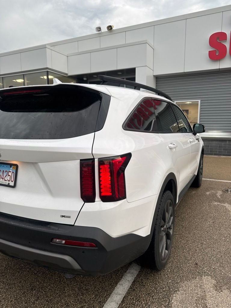 Used 2023 White Kia X-Line EX image 5