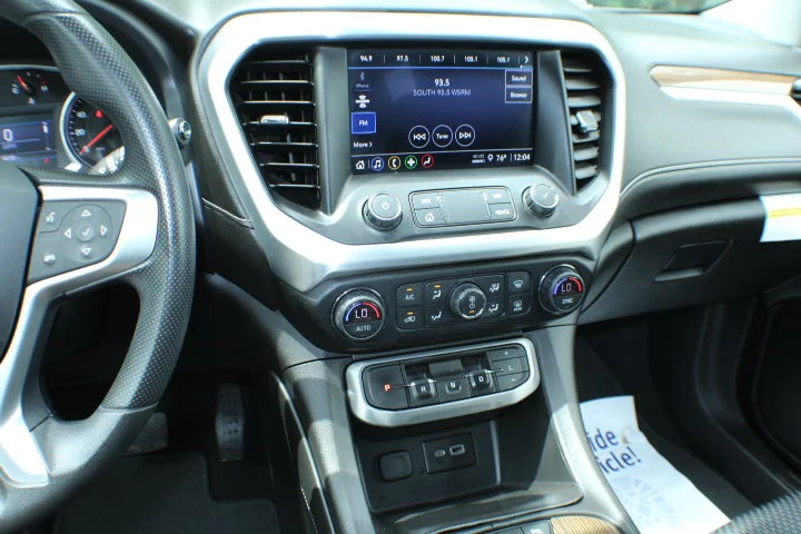Certified Used 2022 Summit White GMC SLE image 10